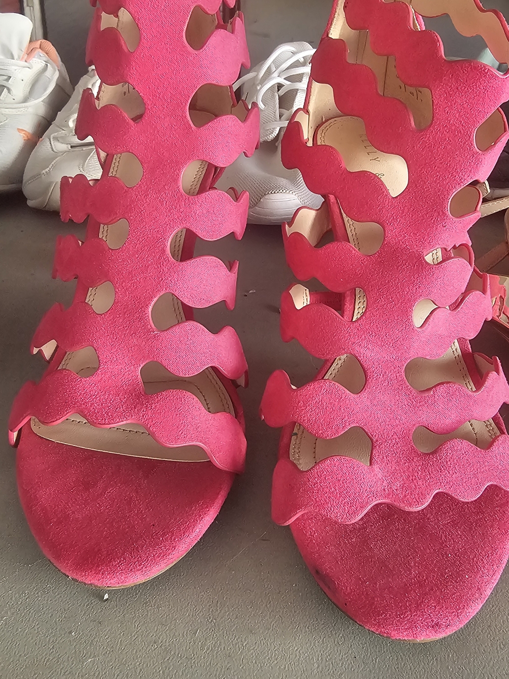 Women's Pink Suede Scalloped Strappy Sandals
